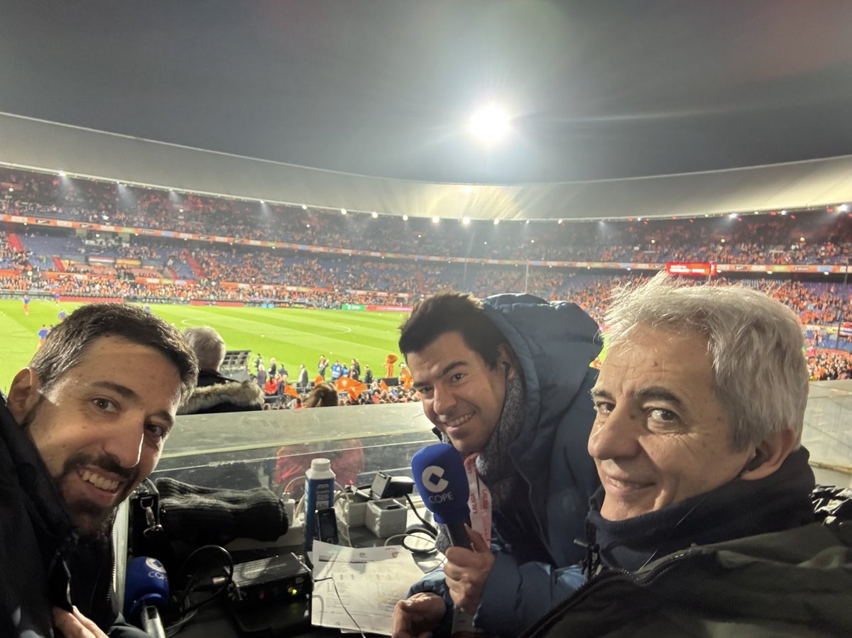 Ya estamos en Países Bajos..o,¿ estamos en Holanda?
Locos por ver a España.
Que arranque ya <a href="/tjcope/">Tiempo de Juego</a> 
!!!!! Dale Paquito !!!!!!