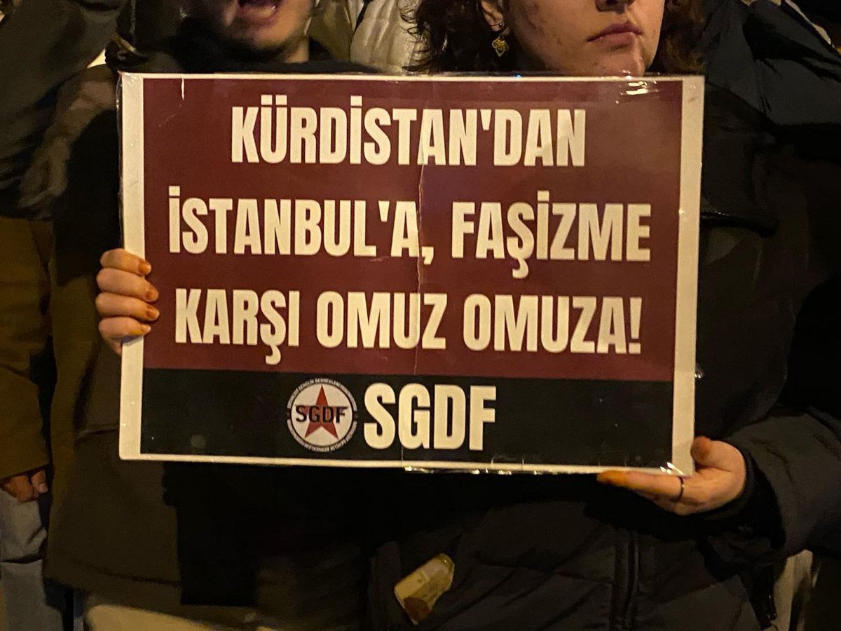 sgdfiletisim7's tweet photo. İzmir |

Kürdistan'dan İstanbul'a faşizme karşı omuz omuza!

#sokağa https://t.co/hnuDGHEQ0e