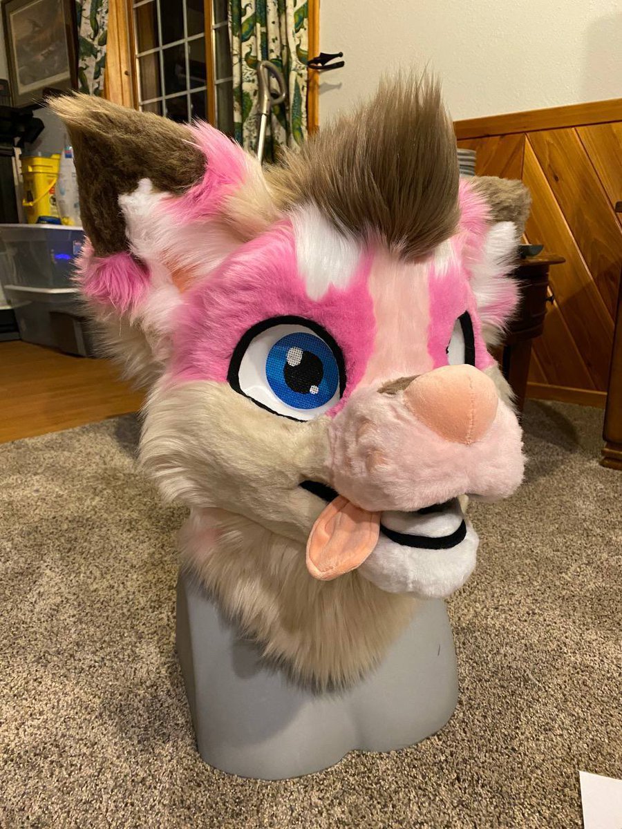 Suit head and tail! $1000!! We made it, fully lined and sewn! Velcro parts! Soft back with sewn elastic! 
Pick up at TFF!! 
Lmk if interested~