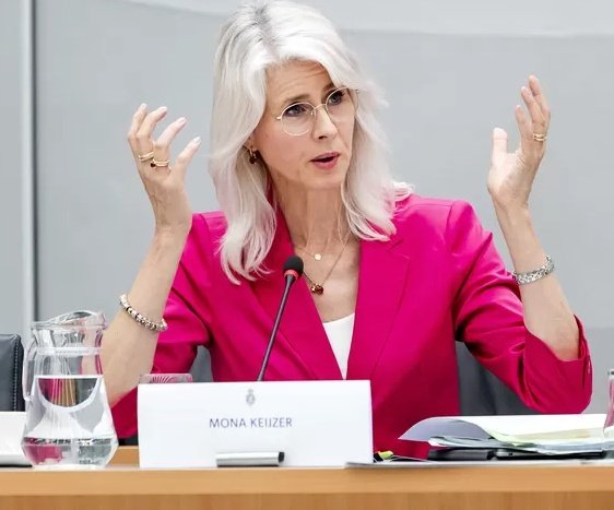 KAFKA_Dev's tweet image. Asielzoekers krijgen niet langer voorrang op woningen, mede dankzij Mona Keijzer! Gemeentes NEGEREN dit verbod!

Doe een ❤️ &amp;amp; RT als je Mona Keijzer steunt in dit gevecht!