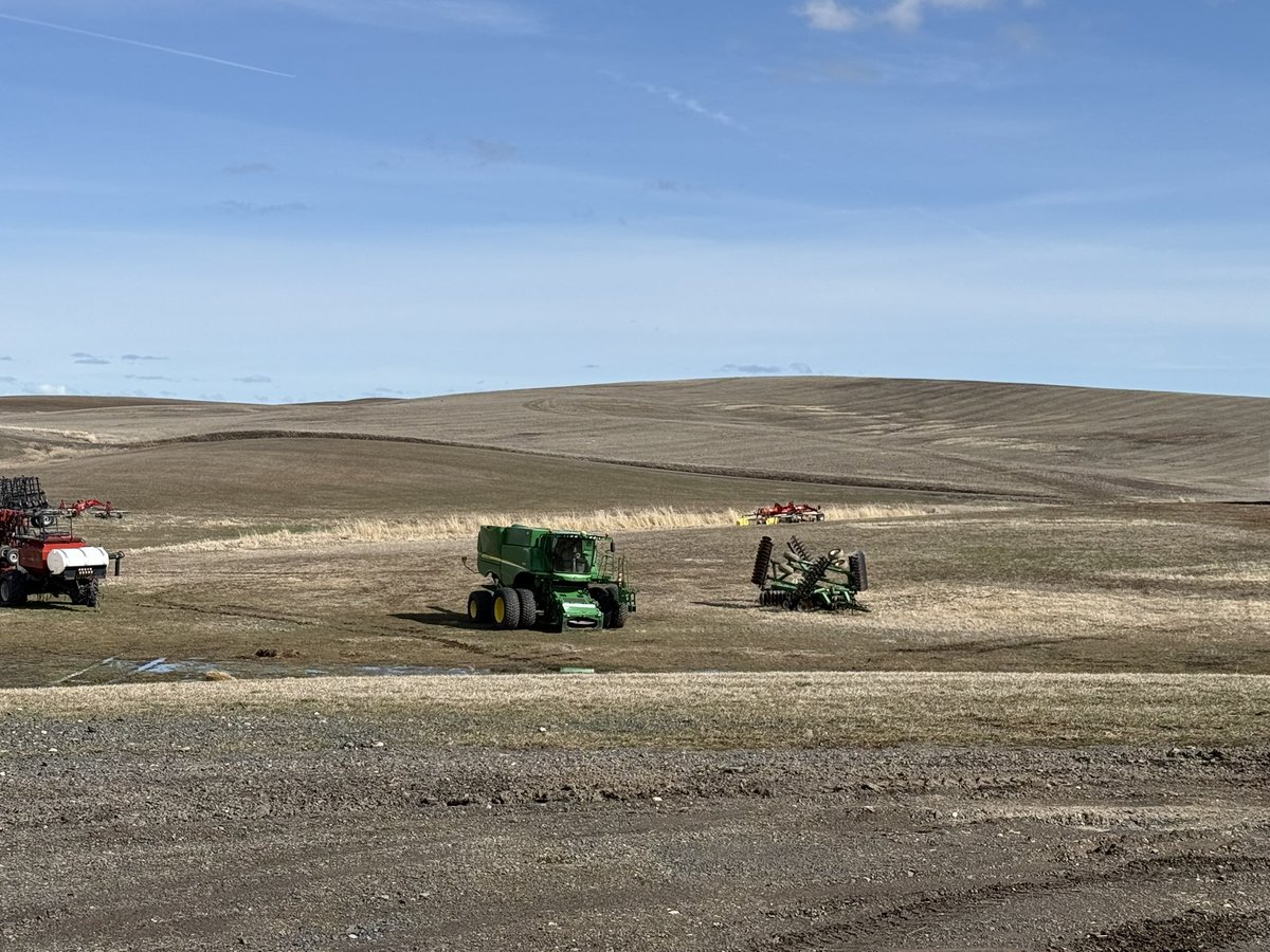 Beautiful Hay Farm in Eastern Washington State 
CarbonWorks CetaiN™️ Nitrogen Enhancer and Replenish™️ water conditioner products were introduced in a very positive way, and will be utilized this upcoming growing season with UAN32 and spray tanks 
Thank you for the Opportunity
