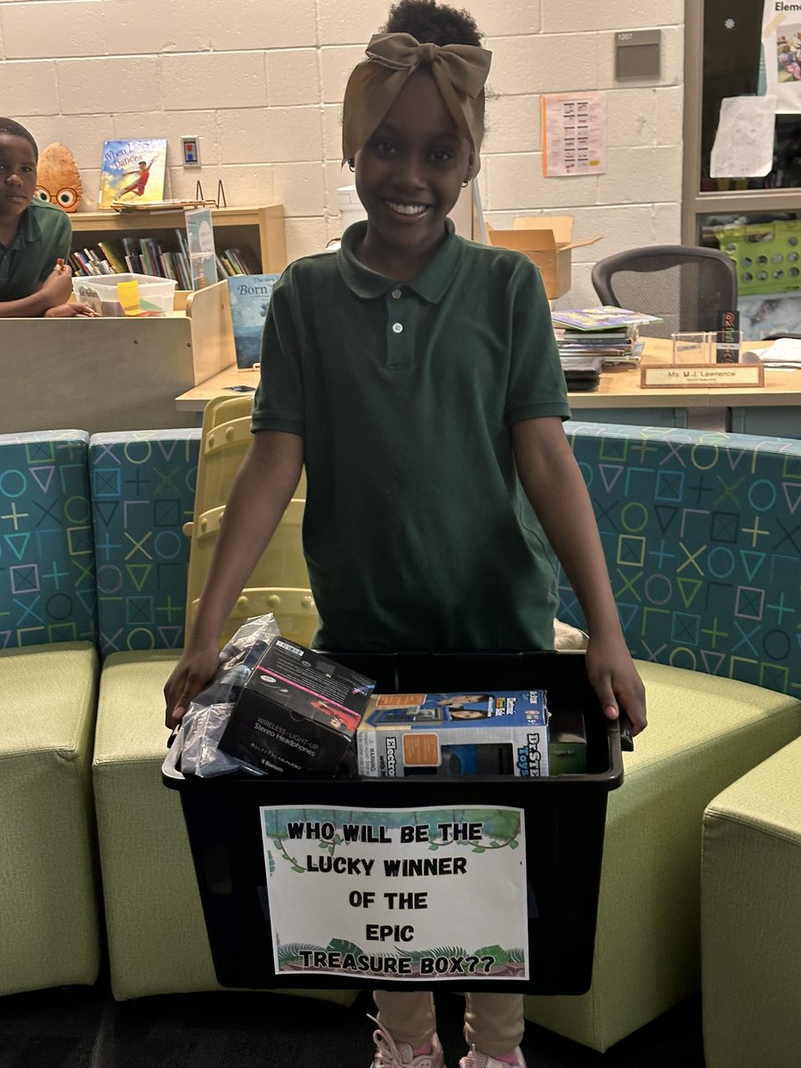 Our lucky #Booksarefun #BookBlast EPIC Treasure Chest winner  is going home with lots of goodies today!!! Congratulations!!!!📚💰🥳🎉<a href="/DrLWestManor1/">Dr Reginald Lawrence</a> <a href="/APSMediaServ/">APS Media Services</a>