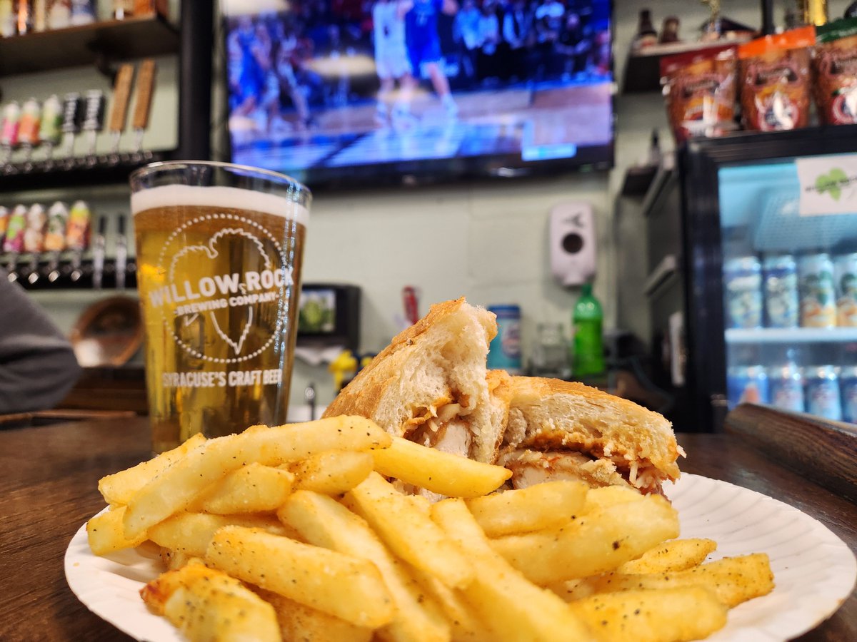 Fries, Parm Sandwich, Willow Rock beer, and all the Hoops March Madness you could want!

Blow off work, get here, you deserve it!

#Beeracuse #LocalBeer #Syracuse #CraftBrewery #ThinkNYDrinkNY #WillowRockBrew #CraftBeer #DrinkLocalCNY
