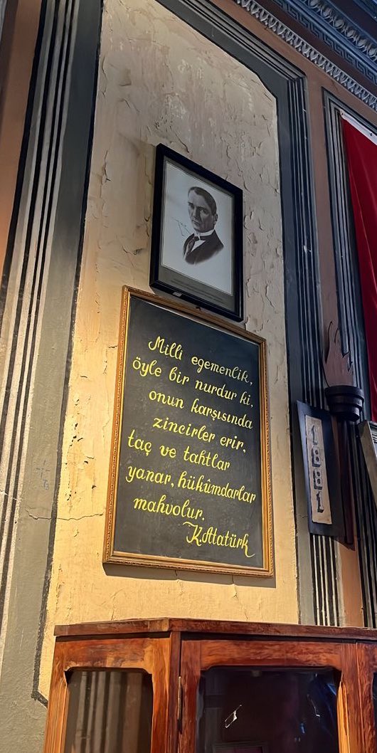 efecuteli's tweet photo. Çünkü onlar ülke, sen vatansın. https://t.co/aTZITrWII8