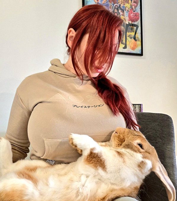 Watch Ruby's leaked NSFW photo on TwXstars