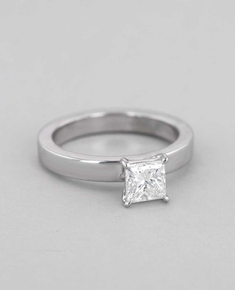 laminedor's tweet photo. Each love story is unique, and so be should the ring that symbolises it. Start your bespoke design journey today. 

#bespokedesign #engagementring #weddingband #diamondband #customdesign #Moncton #Halifax https://t.co/Vo23ugqbup