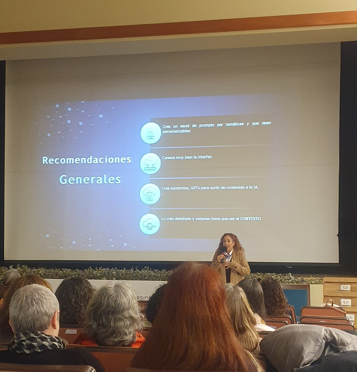 Recomendaciones generales a la hora de elaborar un #Prompt : <a href="/Alegriabs/">Alegría Blázquez</a> @gateUPM #dominarlaIA #jcbupm25 #somosUPM #RectoradoUPM #CESAERlibrary #EELISAlibrary