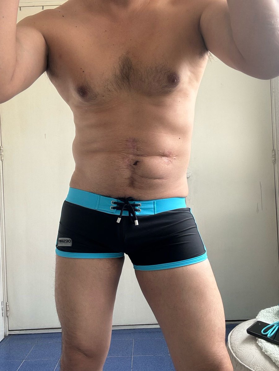 UnderEddi's tweet photo. Probándome mis bañadores para mis vacaciones en semana santa @MensLookColima ✌🏽😏 https://t.co/Fra6pWQOPS