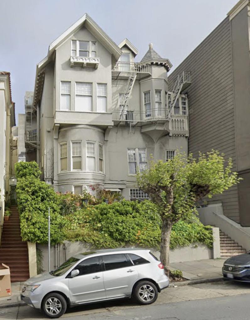 Stucco salesman 1, Wooden ornament 0