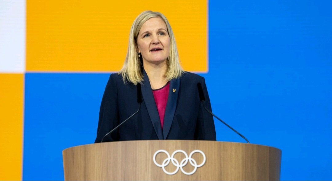 🏅 Kirsty Coventry 🇿🇼 élue dès le 1er tour présidente du CIO : une première historique.

🔹️ Première femme et non-occidentale à diriger le Comité International Olympique, une organisation puissante avec 206 Comités Nationaux Olympiques, soit plus de pays membres que l’ONU. 
1/8