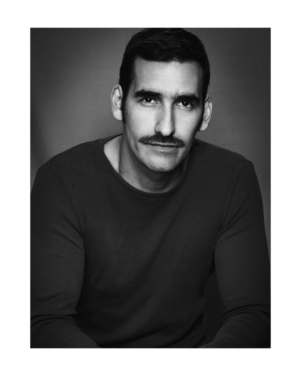 𝐏𝐢𝐬𝐚𝐧𝐨 es #Mufasa en ‘El Rey León’ #NCMtalent 🎬. 

Recientemente Pisano participo en la segunda temporada de ‘Bandidos’ de Netflix y en el musical ‘Jesucristo Super Estrella’ 🎭. 

Talento: #Pisano 👤.