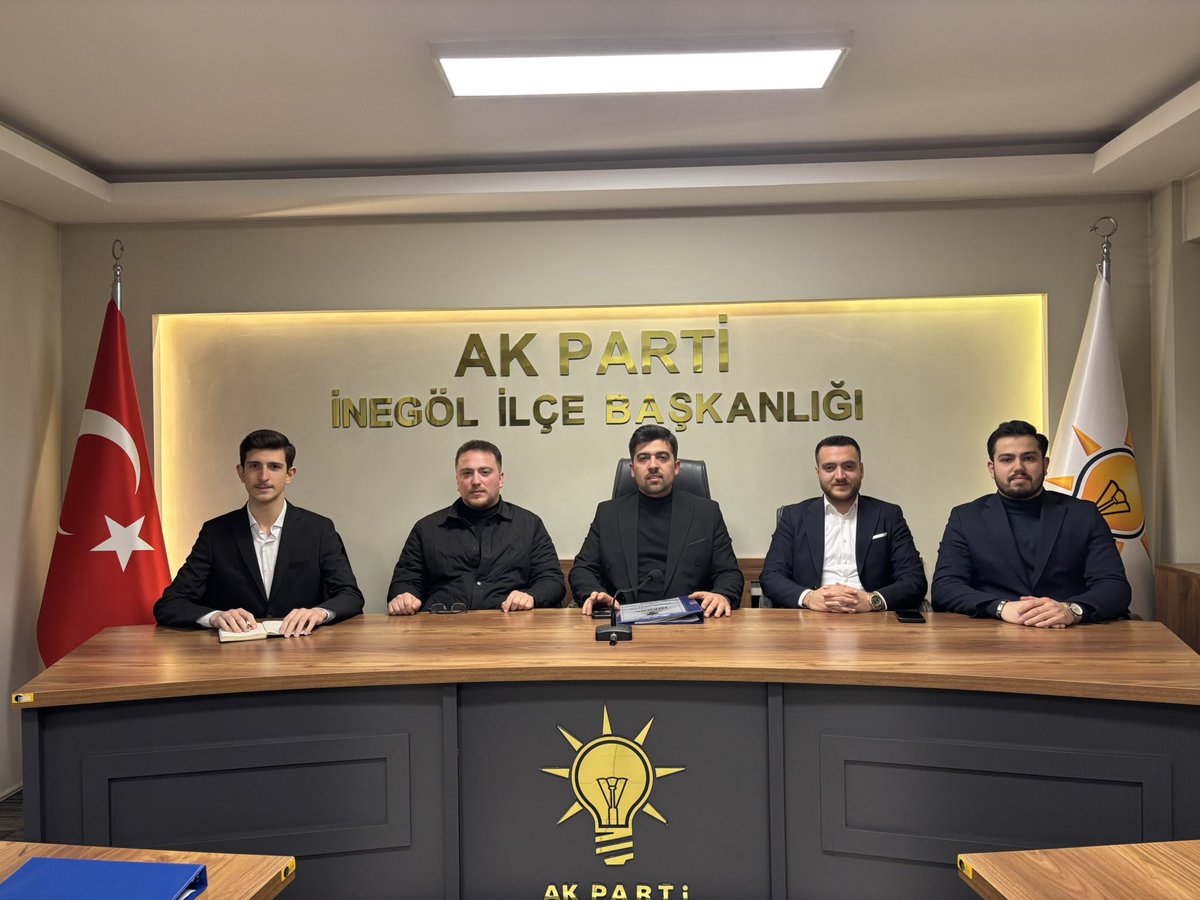 inegolakgenc's tweet photo. AK Parti İnegöl Gençlik Kolları Yönetim Kurulu Toplantımızı, Gençlik Kolları Başkanımız Sn.Sadık Ünalan Başkanlığında  İlçe Koordinatörlerimizin katılımıyla gerçekleştirdik.

Toplantıda aldığımız kararların İNEGÖL gençliğimize hayırlar getirmesini temenni ediyoruz. https://t.co/76FZjNUrFs