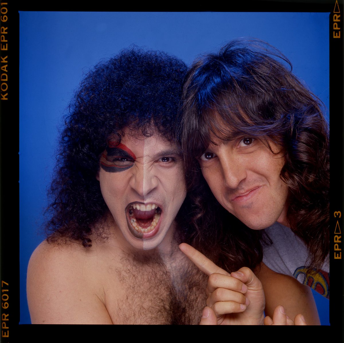 Mark Weiss (@markweissguy) on Twitter photo Remembering A.J. Pero up in Rock N Roll Heaven.
The first time I met A.J. was at my studio during <a href="/TwistedSisterNY/">Twisted Sister</a> Stay Hungry album cover shoot.
A.J. Pero - A Tribute in Photographs youtu.be/m7JdOsTCNxs
#ajpero #twistedsister #anthonyjudepero Remembering A.J. Pero up in Rock N Roll Heaven.
The first time I met A.J. was at my studio during <a href="/TwistedSisterNY/">Twisted Sister</a> Stay Hungry album cover shoot.
A.J. Pero - A Tribute in Photographs youtu.be/m7JdOsTCNxs
#ajpero #twistedsister #anthonyjudepero