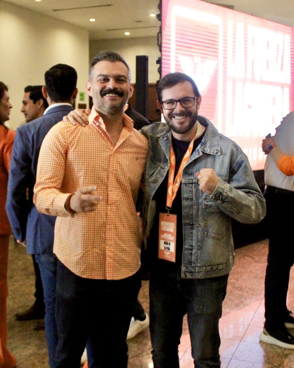 Meño de la Peña (@manueldelap) on Twitter photo ¡A darle @PanchoFrancoS!
Aquí está la única opción de cambio. #DurangoMereceMás y no podemos limitarnos a elegir entre el que nos quita el sueño o el que nos da pesadillas. Con <a href="/MovCiudadanoDgo/">Movimiento Ciudadano Durango</a> si es posible volver a soñar.
¡Estamos listos! ¡A darle @PanchoFrancoS!
Aquí está la única opción de cambio. #DurangoMereceMás y no podemos limitarnos a elegir entre el que nos quita el sueño o el que nos da pesadillas. Con <a href="/MovCiudadanoDgo/">Movimiento Ciudadano Durango</a> si es posible volver a soñar.
¡Estamos listos!