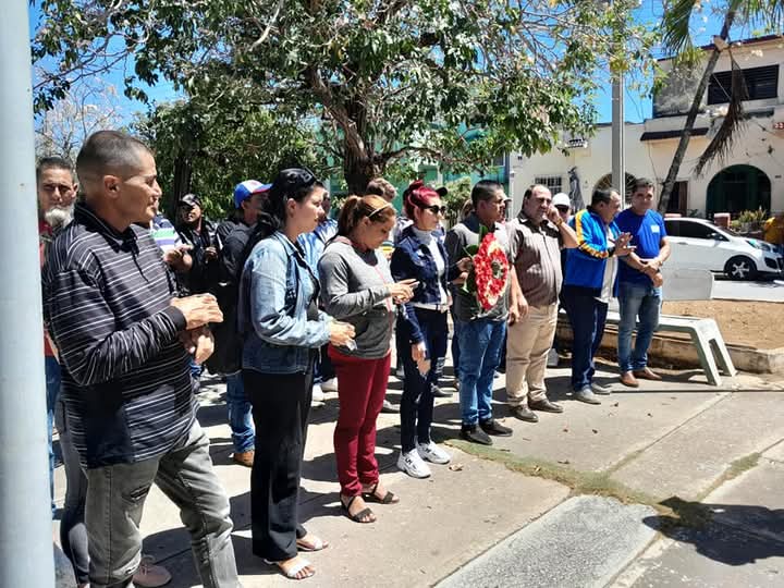 CabreraOrl68642's tweet photo. En la tarde de hoy quedó abanderada la Delegación del municipio #AnapHolguín que participará en la Asamblea Provincial de la ANAP,  a desarrollarse los días 2 y 3 de abril. Con la presencia de Osmani Viñals Primer Secretario del PCC en el municipio
#AnapCuba 
 #HolguinSi https://t.co/3I2nhL1adD