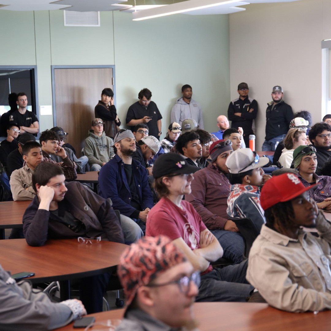 TSTCFortBendCo's tweet photo. Big thanks to Kiewit for coming to talk with our welding and diesel students today! Employer spotlights like these help our students know what the current job market looks like and build relationships with industry leaders.
#kiewit #employerspotlight #technicallybetter https://t.co/XO5V58HYGX