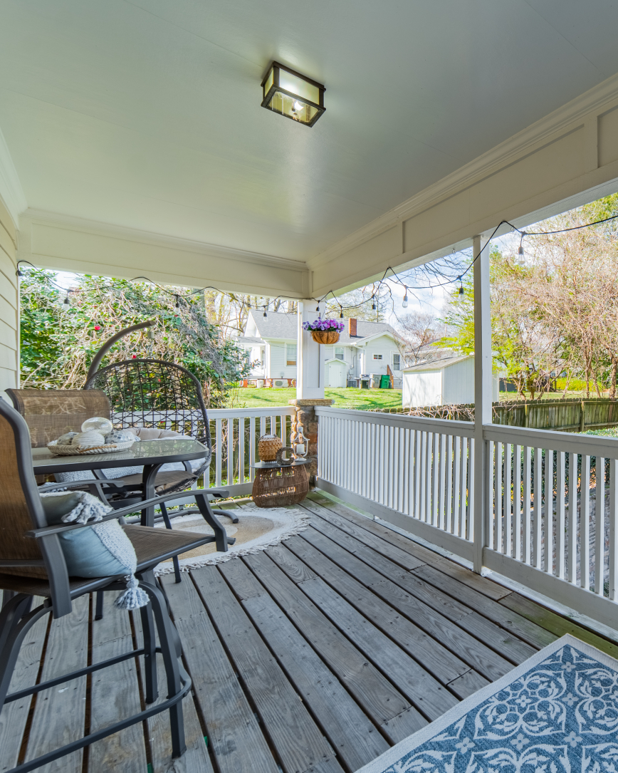 Just Listed! 🏡
📍2953 Craftsman Lane Charlotte, NC 28204 

Stunning 3-Story Condo with a Spacious Layout!

4 Beds | 3 Baths | 1 Partial Bath | 2,101 SqFt

Contact Katie Catron at kcatron@dickensmitchener.com to learn more!