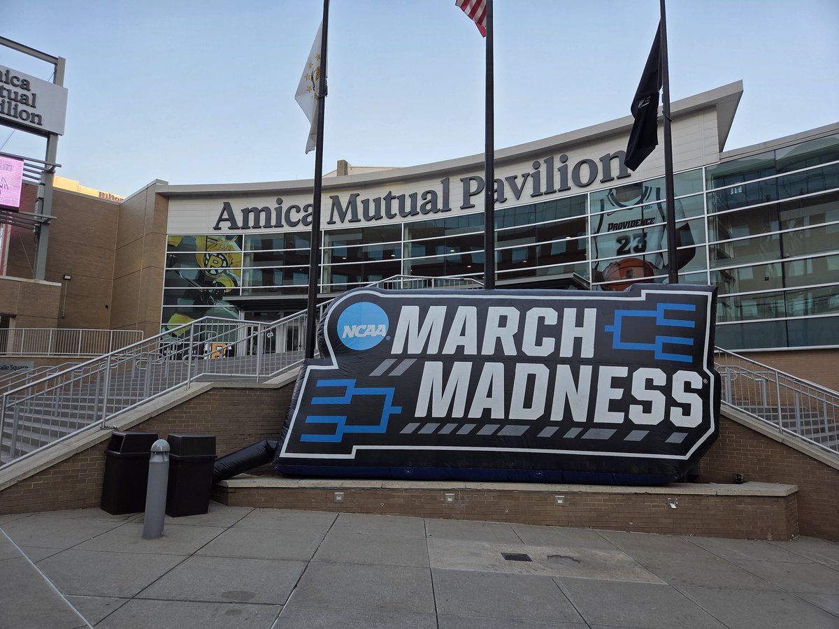 RobCarolla's tweet image. Once again have the privilege of working one of the great sporting events ... #MarchMadness ... and never take it for granted. My 28th - some years on multiple levels - but it is always great to see games and more importantly the professional acquaintances that are now friends!