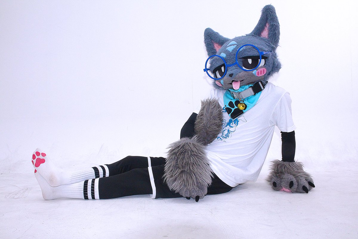 dogwolf123's tweet photo. 이리와서 안겨줄래~ 😉
#FursuitFriday
#fursuit
#dogwolf

📸 @servant6974 https://t.co/OOJYsnmzRh