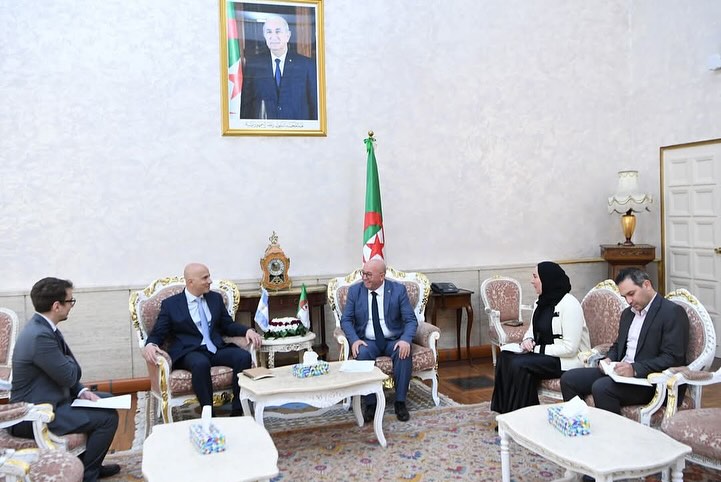 Embajada Argentina ante Argelia (@argenargelia) on Twitter photo Invitado por el Grupo Parlamentario de Amistad con la Argentina de la <a href="/apnalgerie/">المجلس الشعبي الوطني</a>, presidido por el Diputado Abdelkader Toumi, el embajador <a href="/AtilioBerardi/">Atilio Berardi</a> participó hoy de un encuentro donde se definieron líneas de trabajo en el ámbito de la diplomacia parlamentaria Invitado por el Grupo Parlamentario de Amistad con la Argentina de la <a href="/apnalgerie/">المجلس الشعبي الوطني</a>, presidido por el Diputado Abdelkader Toumi, el embajador <a href="/AtilioBerardi/">Atilio Berardi</a> participó hoy de un encuentro donde se definieron líneas de trabajo en el ámbito de la diplomacia parlamentaria