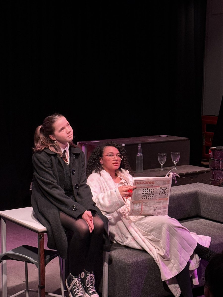 HarrisAcMusDram's tweet image. A fantastic night watching our @harrisacdundee N5 and Higher drama pupils perform to their friends and family. Roll on the exams next week! Thank you to Mrs Murphy, Mr Billington and Mr Mordente for preparing everyone, they were amazing! 🤩 #dundeelearning