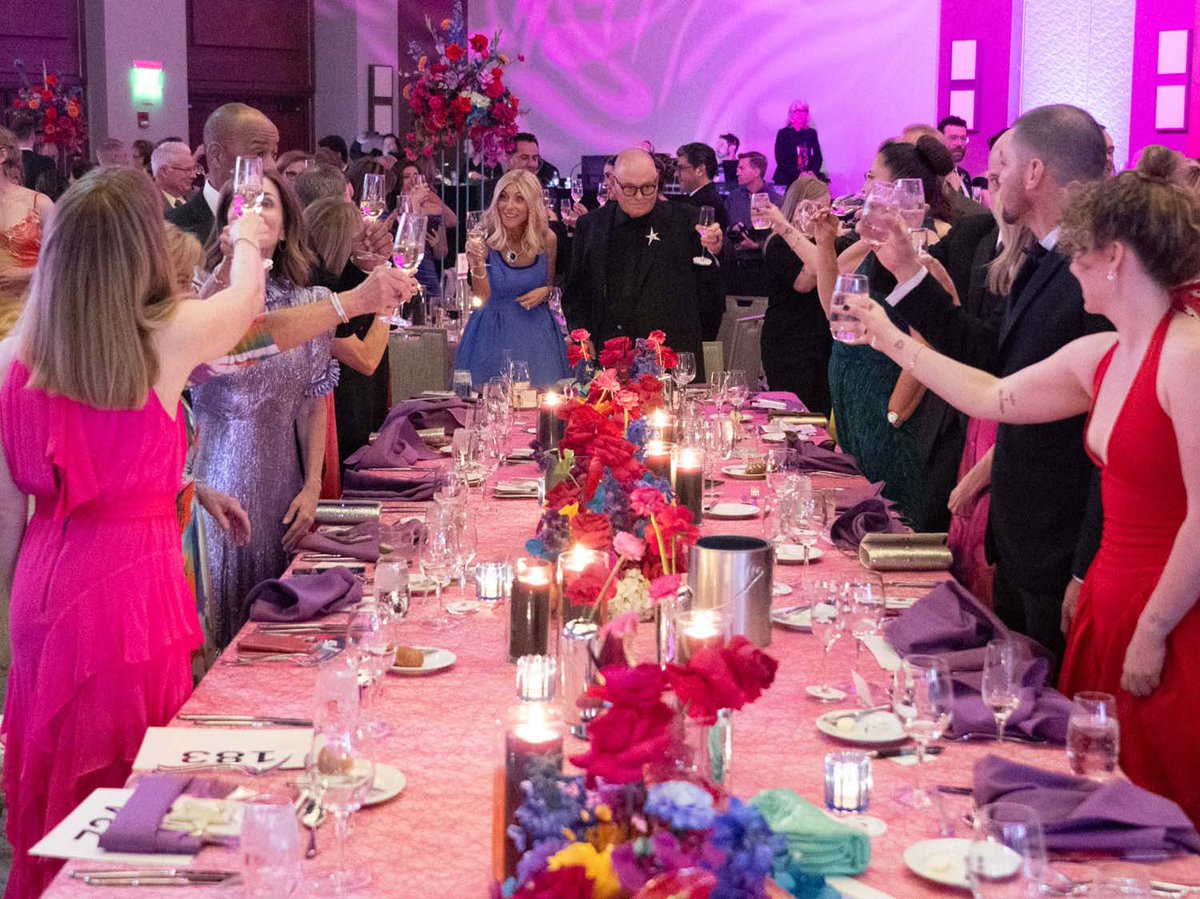 In this week’s edition of The Knock we spotlight a new facility opened by Duet: Partners In Health &amp; Aging, pay tribute to the memory of Marc E. Kellenberger, profile Desert Design Week and much more! 

frontdoorsmedia.cmail20.com/t/r-e-thtktujk…

#theknock #frontdoorsmedia #bettercommunities