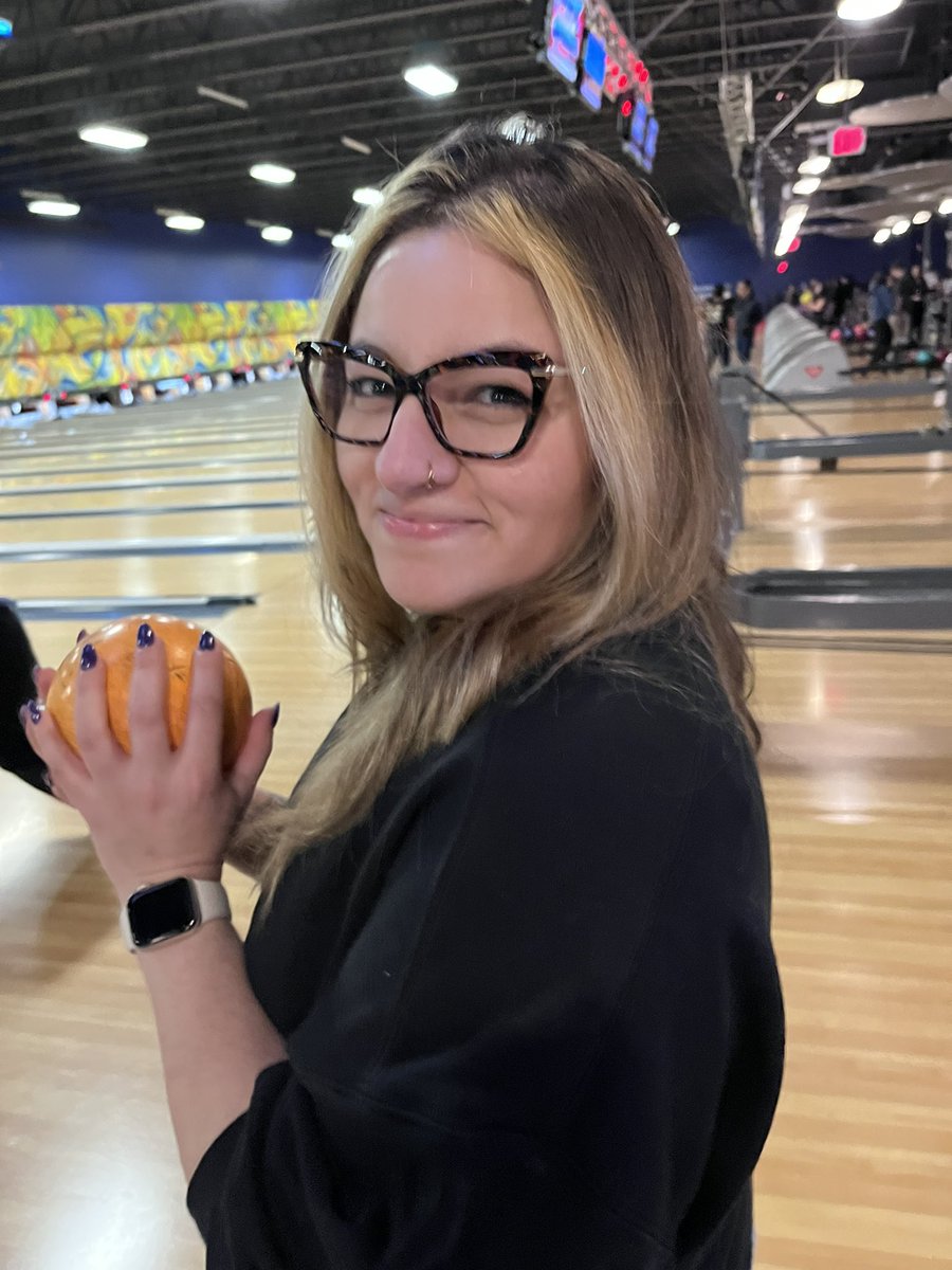 Eveleeen tweet media