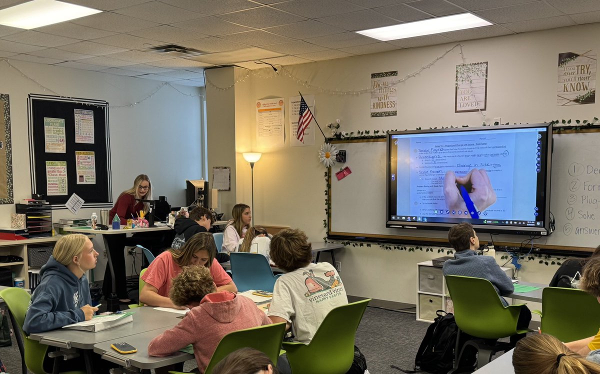 DrRockwood's tweet image. Our Raiders are hard at work today! 📚 📝 #HPISD