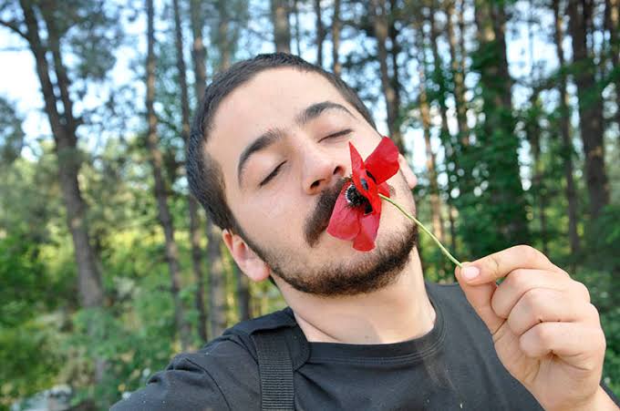 Tek kıvılcımdan nasıl yanarsa koca orman
Unutmazlar
Unutmayız 
Unutmam