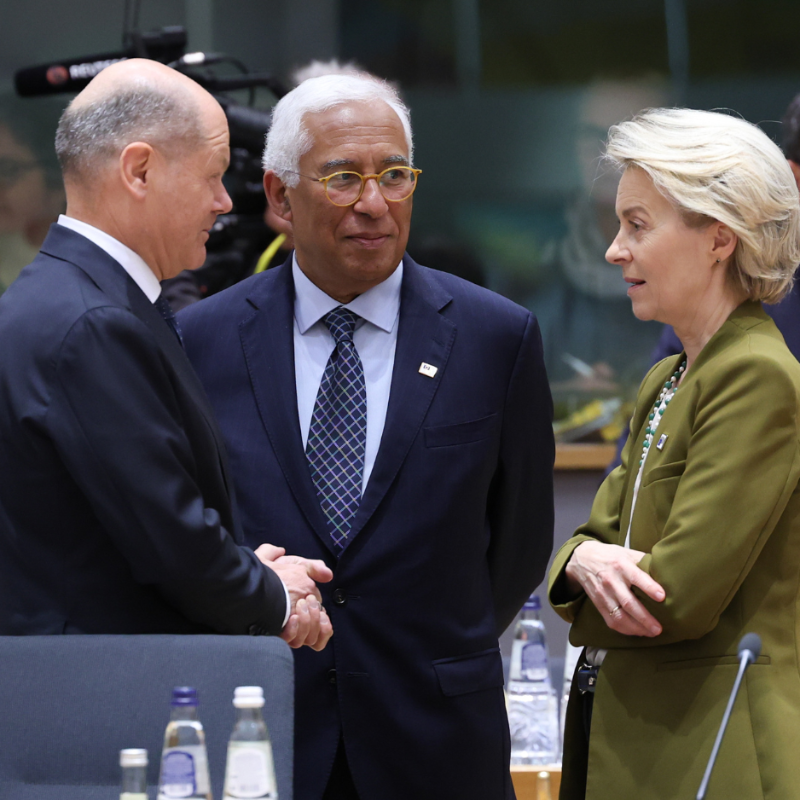 EUCouncil's tweet photo. That’s a wrap for #EUCO!

EU leaders discussed:
📌 Ukraine
📌 Middle East
📌 competitiveness
📌 European defence and security
📌 MFF 2028-2034
📌 migration
📌 oceans
📌 multilateralism
📌 Western Balkans

See main results for more ⬇️
https://t.co/JGmJY82TZO