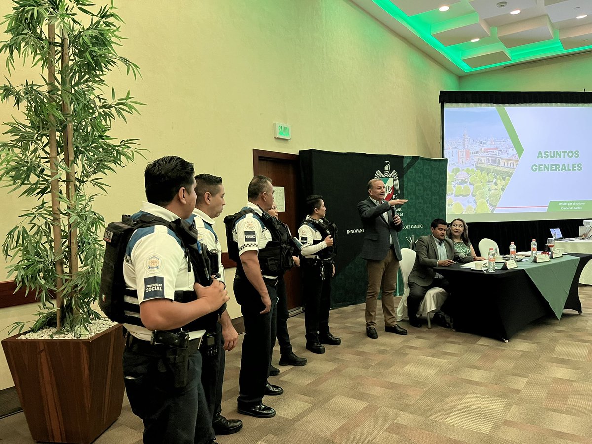 Hoteles de León tweet media