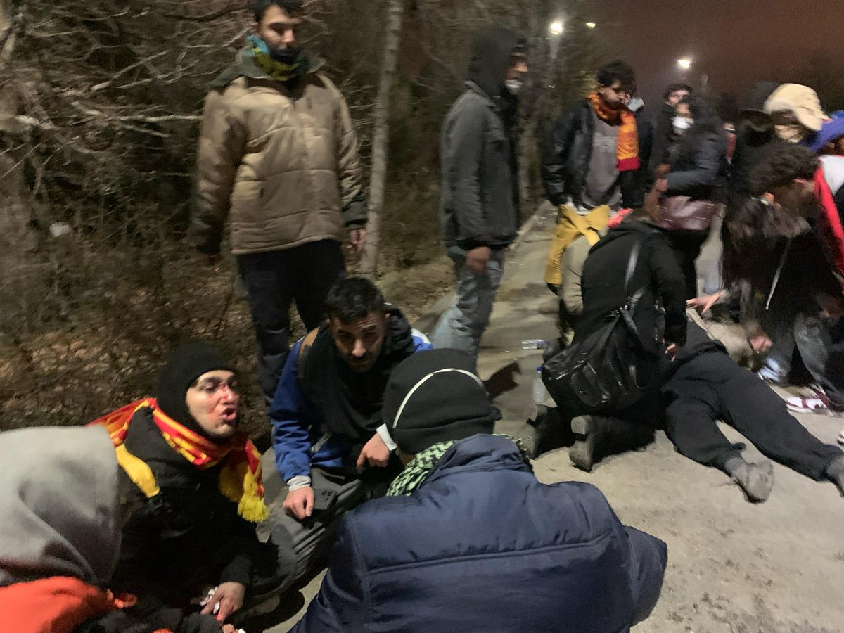 Polisler, ODTÜ'de yürüyüş yapan öğrencileri darp etti!