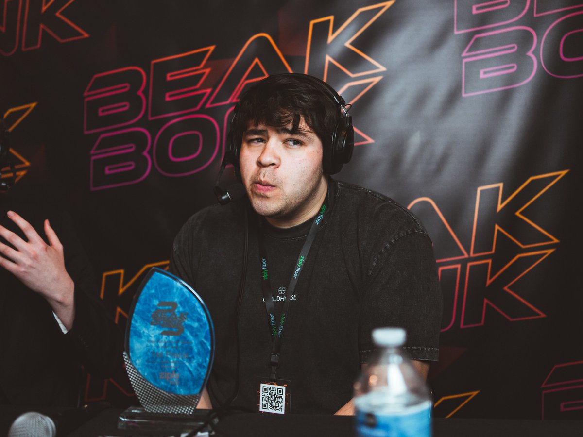 TridentSkrt's tweet image. Beak Bonk 2025 photos are up! 🤠