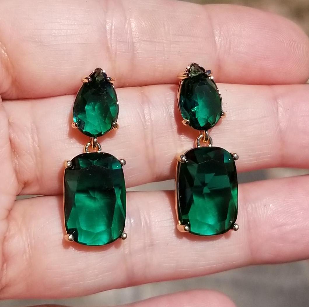 TrendingNowGift's tweet photo. 14k Gold Emerald Earrings, Emerald Stud Earrings #Emerald #Emeralds #jewelry #earrings #studearrings #studs #emeraldstuds #handmadejewelry #handmadeearrings #handmadegift #giftforher #etsy #goldearrings #goldstudearrings #goldstuds
https://t.co/fALowrtb5l via @Etsy https://t.co/s3WuuwXoQo