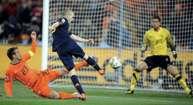 MartinezVCF_'s tweet photo. Honor a Dean Huijsen que prefirió la grandeza a la mediocridad, pueden pitarle lo que quieran que esto nunca cambiará https://t.co/0gSiWsQT5l