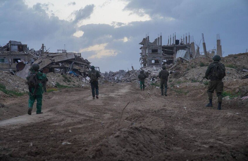 الجيش الإسرائيلي يعلن توسيع نشاطاته في جنوب غزة ومواصلة العمليات  في شمال القطاع ووسطه. 
 اللهم انصر الإسلام وأهله   
 #غزه_تحت_القصف
#الردع_اليماني_القادم_من_البحر
#امريكا_قشه
#الكويت_العراق 
#غزة #كاريكاتير