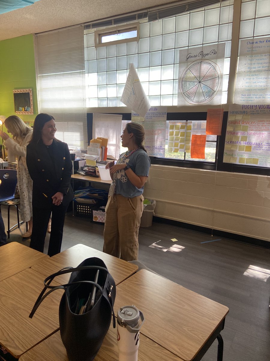 lauren_bolack's tweet image. Proud does not even begin to cover what I feel about the way that @cantusclass @mspuente17 @an_edney and @katehebert represented @MSTMAGNET today. They had an opportunity to share how they have been impacted by the #AppleLearningCoach program. #RISDBetheOne