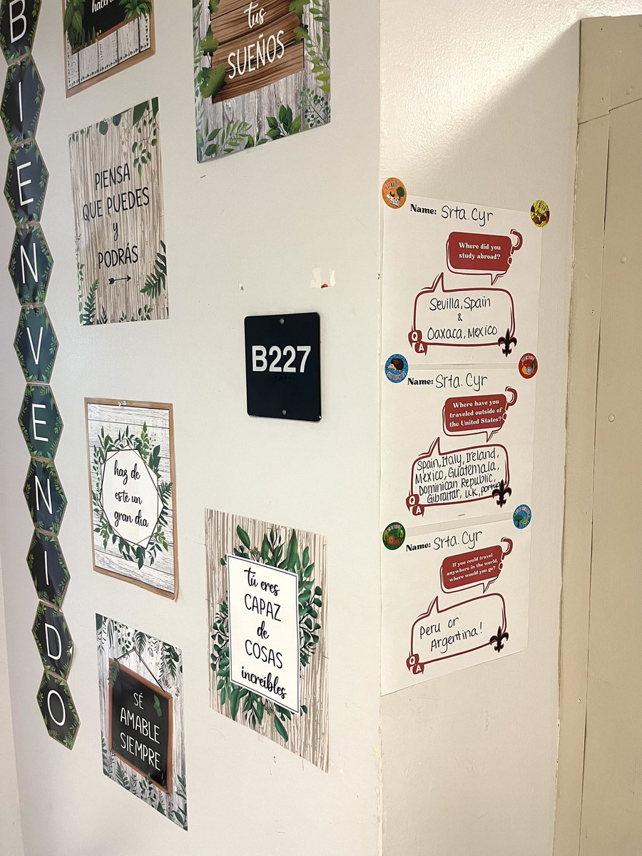 MsCyrEd's tweet image. Saints Staff! We are preparing for STCE World Language &amp;amp; Culture Week. Don’t forget to fill out and hang up your signs from the mail room. Our students are VERY excited to learn about your language and travel backgrounds! 🌍✈️🧠 #SaintsPride #WorldLanguageWeek ⚜️