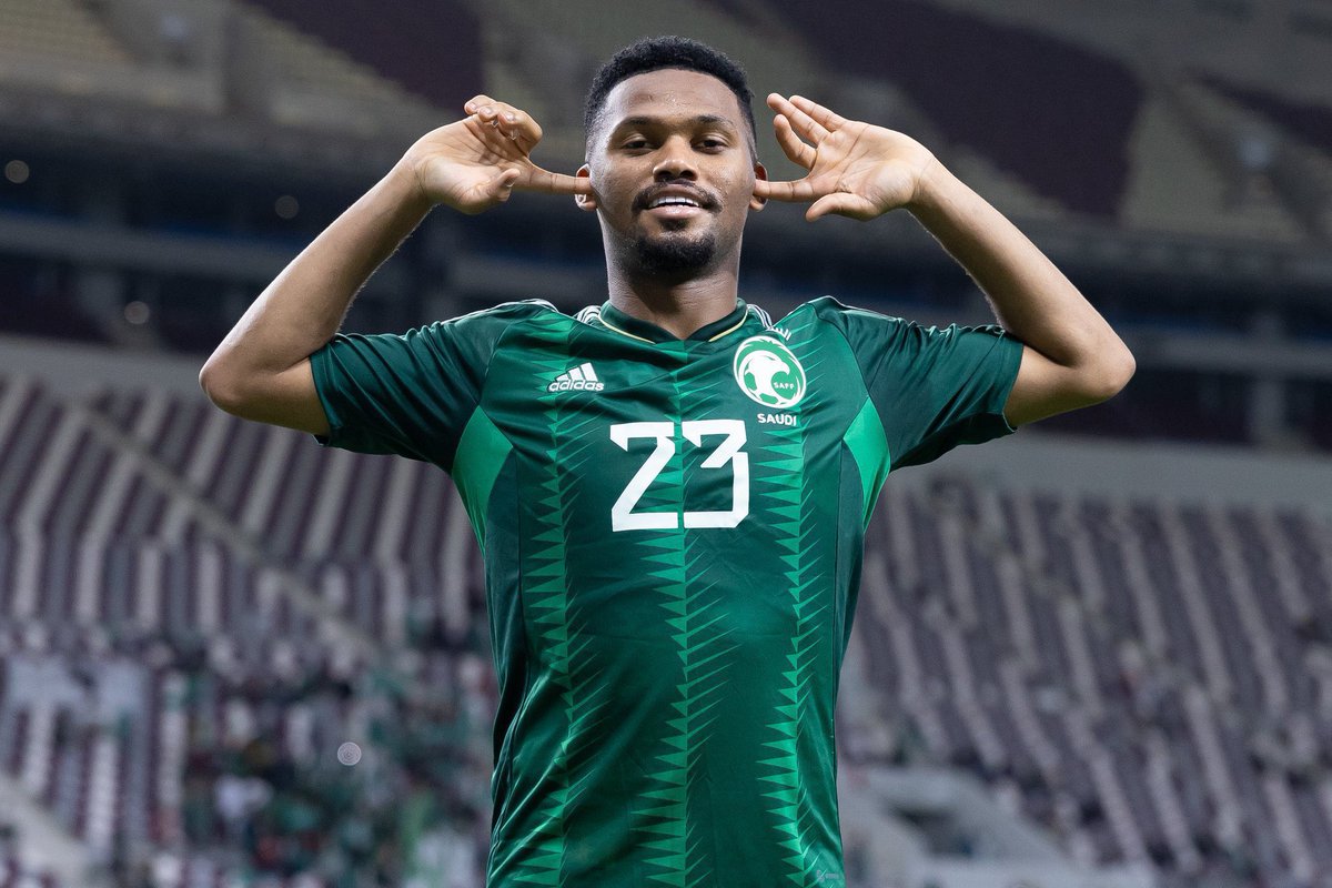 واحد من كبار المعجبين بـهذا اللاعب

المنتخب السعودي يمتلك جوهرة
نادي النصر يمتلك جوهرة في فريقه

أيمن يحيى لاعب مذهل جدًا ومفيد في عدة مراكز مختلفة، الشيء السلبي في اللاعب كثرة غياباته بسبب الاصابة فقط وباذن الله مع الوقت يتطور بدنيًا وربي يحميه من الاصابات

مذهل 💚👏