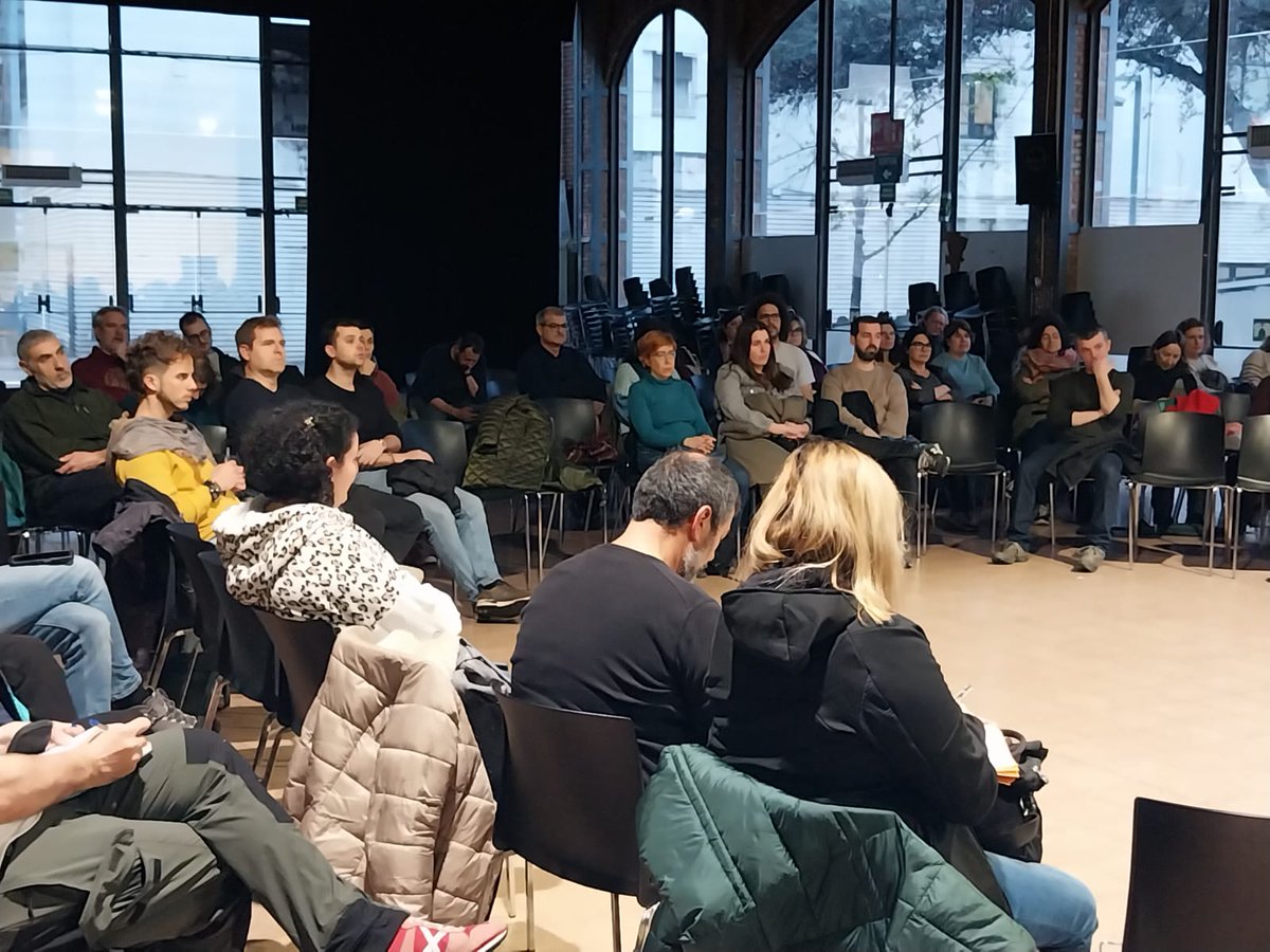 sapbcgt's tweet image. Algunes imatges d l&apos;Assemblea oberta d&apos;avui a les Cotxeres. La lluita interina x la #Fixesa s&apos;organitza!