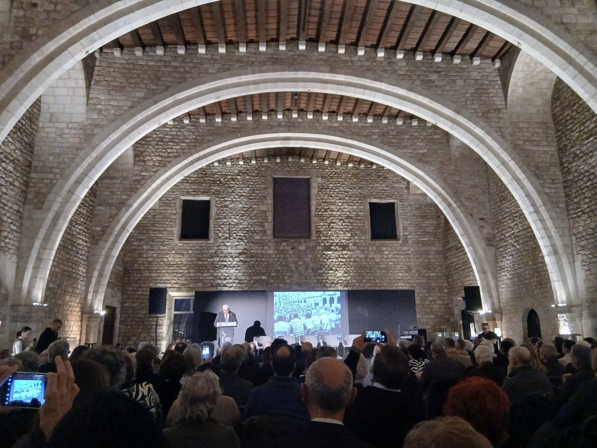 Amical Wikimedia (@amicalwikimedia) on Twitter photo Aquest vespre hem estat a l'acte de celebració dels 50 anys de <a href="/FundacioCCC/">Fundació Congrés de Cultura Catalana</a> i de llençament del <a href="/noucongres/">Congrés de Cultura Catalana</a>, al Saló del Tinell. Compartim plenament el seu lema: el seu lema: tenim futur perquè tenim història. #NouCongrés Aquest vespre hem estat a l'acte de celebració dels 50 anys de <a href="/FundacioCCC/">Fundació Congrés de Cultura Catalana</a> i de llençament del <a href="/noucongres/">Congrés de Cultura Catalana</a>, al Saló del Tinell. Compartim plenament el seu lema: el seu lema: tenim futur perquè tenim història. #NouCongrés