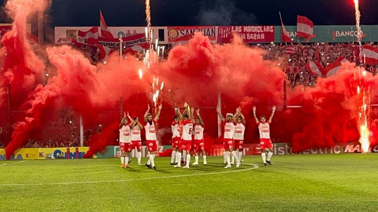 El equipo debuta hoy en la #Temporada29 de Primera Division de <a href="/IESAFIFAar/">IESA Argentina</a> 

Fecha 1
🆚 <a href="/4bdomifl4nes/">4BDOMIFL4NES_eSp</a> 
⌚️ 23 hs

Fecha 2
🆚 <a href="/PuraQuimica_FC/">PuraQuimicaFC</a> 
⌚️ 23:30 hs

Vamos por mas!! 💪
Vamos #GloriaVirtual

 #FC25 #EAFC25 #clubespro #proclubs #ArrancaIESA #IESAArgentina #InstitutoACC