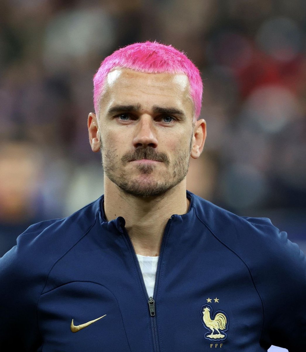 SeydinaOfficial's tweet photo. Un seul être vous manque et tout est dépeuplé

Antoine Griezmann ⚔️ https://t.co/5JCN3kk80l