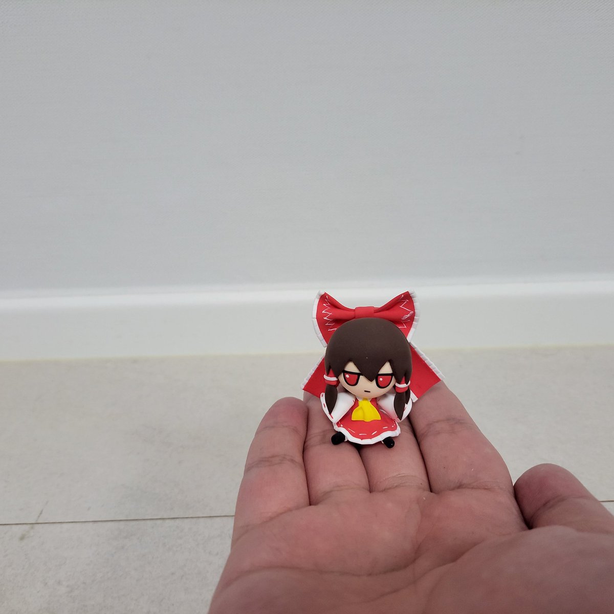粘土で博麗霊夢を作りましたが、いかがでしょうか？

I made a reimu fumo out of clay!

What do you think?

#博麗霊夢 #fumo #東方Project
