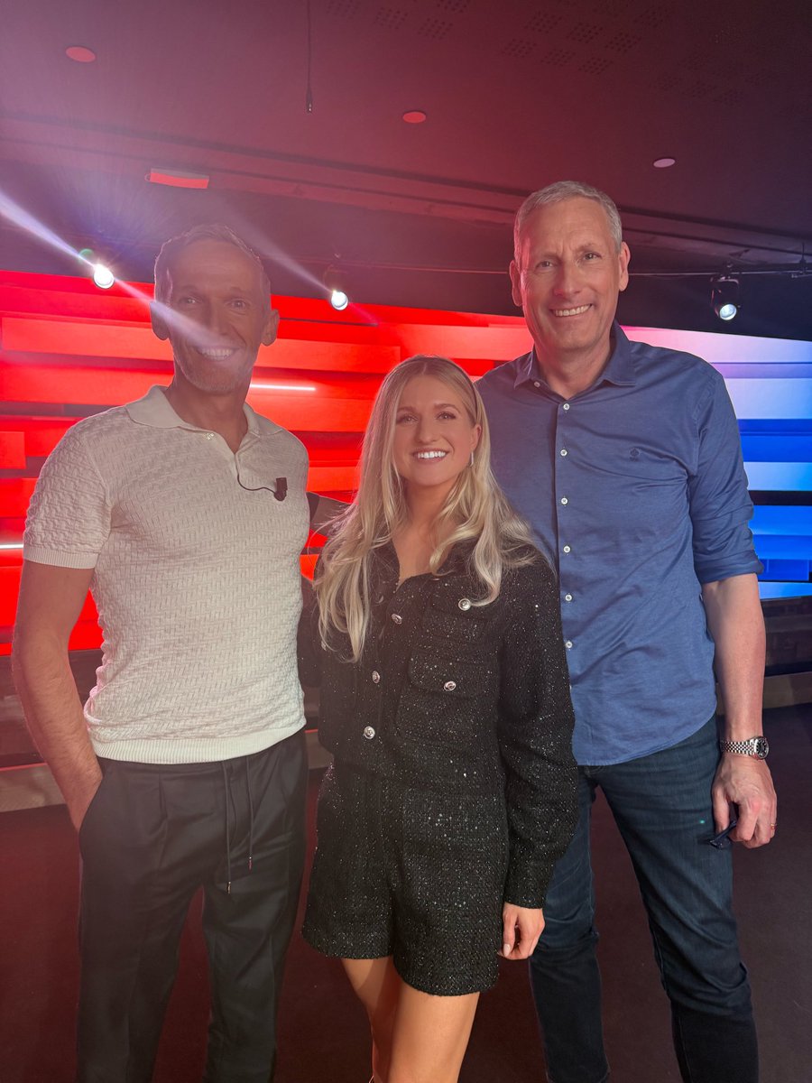 Mijn nieuwe bijbaantje! 😍 #detafelvangert <a href="/Play4_be/">Play4</a>