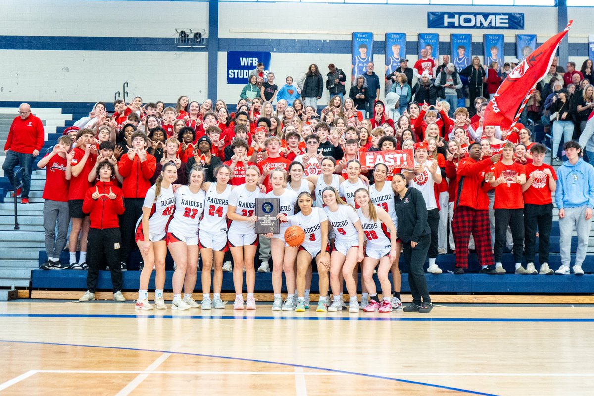 Some big thanks from the State Run
- Athletic Director Andrew Thompson is the best in the business 
- Scout team was HUGE on prep against WFB, UG, WDP
- Gail, our trainer for top notch support 
- Stellar photographer, Chris Draper 
- Tosa Community showed UP
- Student Section 💪🏻