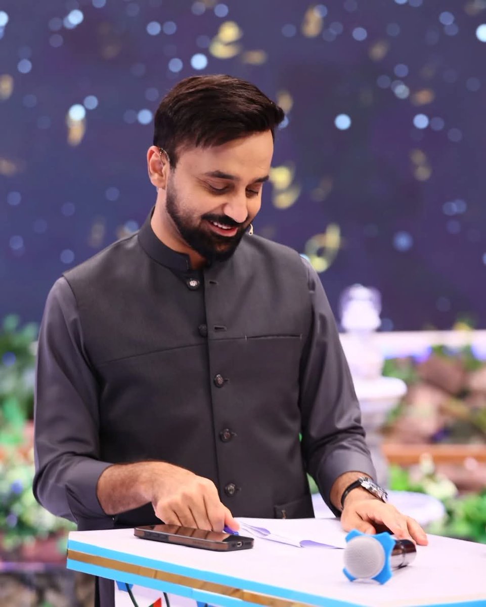 ShaneRamazanARY's tweet photo. The one and only @WaseemBadami always dedicated to bringing the audience accurate and insightful knowledge  🌙✨

Experience spirituality and reflection LIVE daily, only on #ARYDigital!

#shaneramzan #shaneiftar #waseembadam #MonthOfBlessings #mubarakmaheena https://t.co/NKbCRqxgod