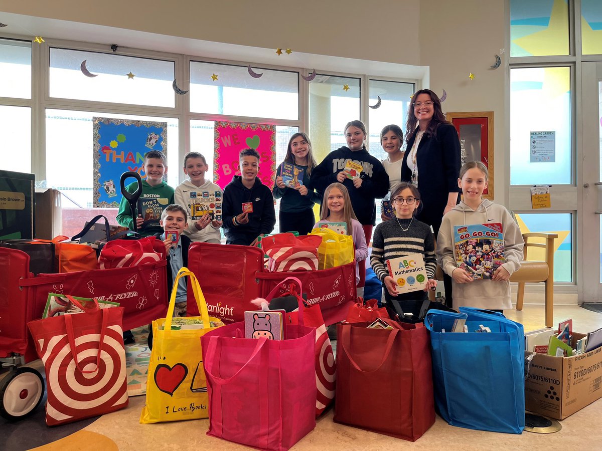 SouthRoadrunner's tweet photo. The Responsibility Crew from our Student Council had the privilege of bring over 850 books to @TuftsMedicalCtr donated by our amazing South School families! Tufts hosted them for a morning full of learning and celebration! @PeabodyPublic @Peabody_Super https://t.co/49LF5ritm7