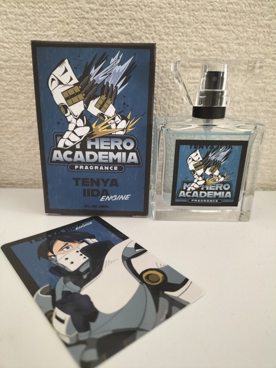飯田くんの香水が届いた∗*ﾟ
推しの匂いをかげる笑
瓶も可愛すぎるし飾っておこう☺️