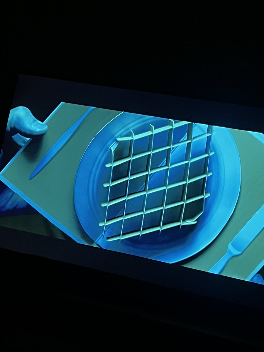 luaoliv's tweet image. Os caras são tão fodas que pensaram até em dividir o cartão de waffle em 25 partes pra dar de parabéns pro Mark. Realmente Ruptura não é para os fracos de referência. 🤯🤯🤯🤯🤯

#severance #SeveranceSeason2 #RUPTURA #ruptura #appletv